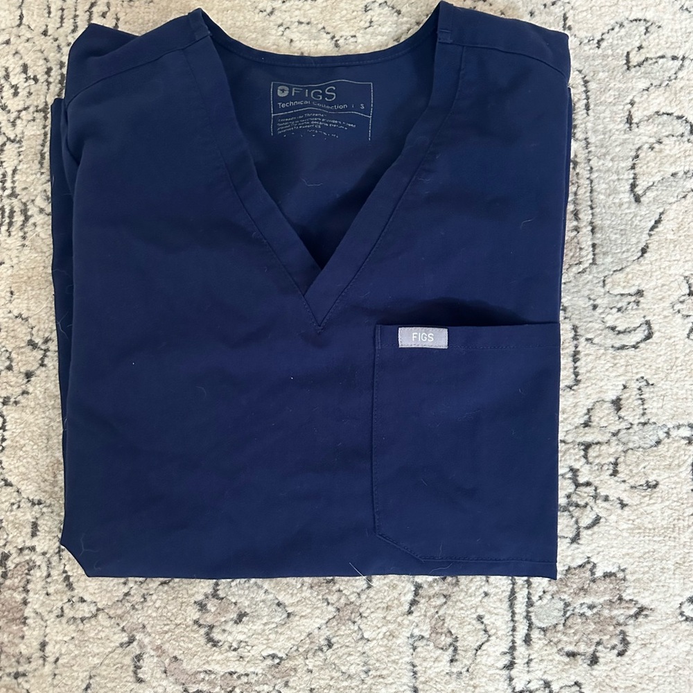 Figs one pocket scrub top size small